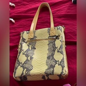 Elegant Snake Print Shoulder Bag - Yellow and Black